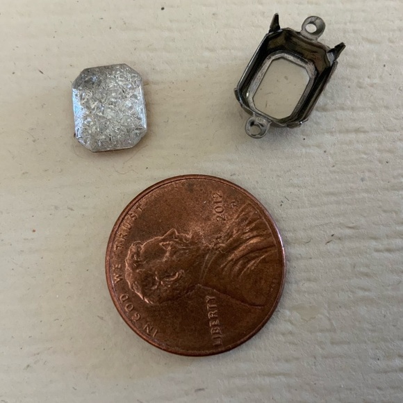 Limited quantities..35 glass cabochons (1940’s) - Picture 3 of 3